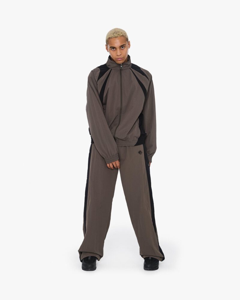 06_9cc6b920-8322-41a1-9dcb-492936ffd8f0.jpg 06_9cc6b920-8322-41a1-9dcb-492936ffd8f0.jpg