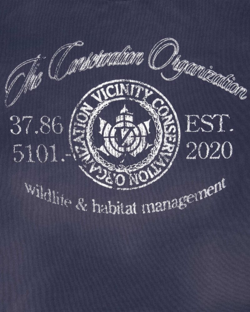 navy-t-shirt-detail.jpg navy-t-shirt-detail.jpg