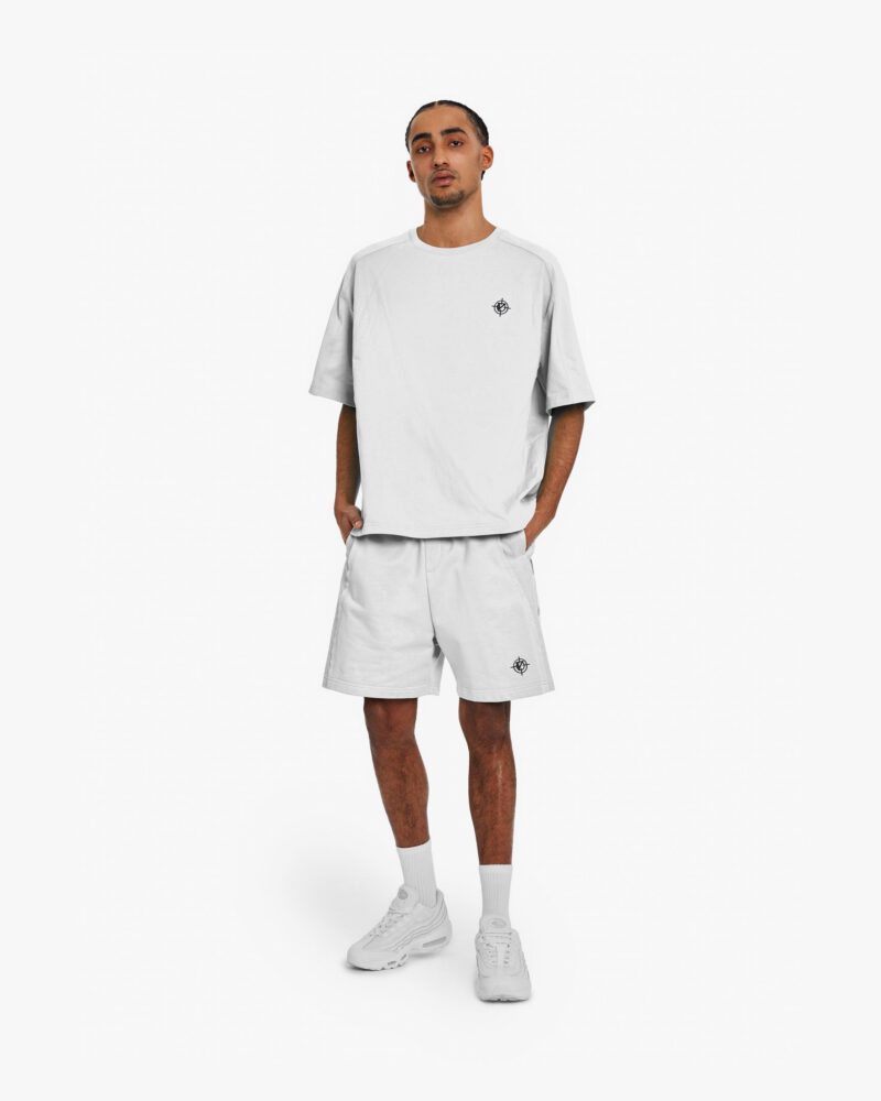 pose1_e2a71461-7d3f-4858-9e70-7c032b3434a2.jpg pose1_e2a71461-7d3f-4858-9e70-7c032b3434a2.jpg