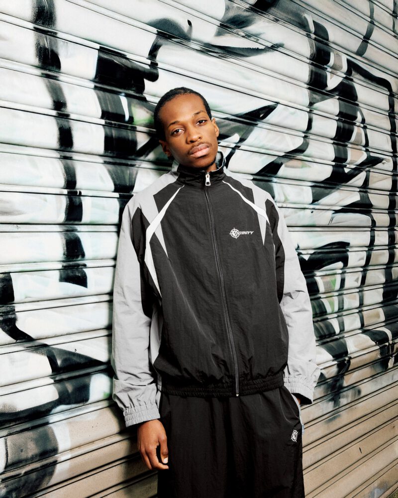 track-v2-black2_b00637fd-e61c-4acd-9ebd-4c4240d50373.jpg track-v2-black2_b00637fd-e61c-4acd-9ebd-4c4240d50373.jpg