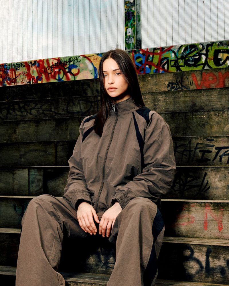 track-v3-brown1.jpg track-v3-brown1.jpg