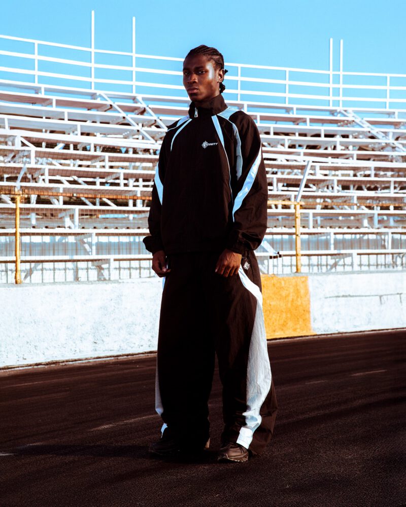 v4b1_97e797c9-ba26-4581-8e4e-e11144c3e703.jpg v4b1_97e797c9-ba26-4581-8e4e-e11144c3e703.jpg