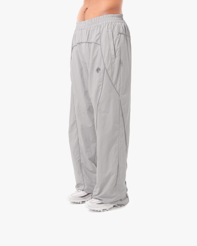 website_pic_main_tracksuits__0001s_0003s_0003s_0002_pantsgreytilted.jpg website_pic_main_tracksuits__0001s_0003s_0003s_0002_pantsgreytilted.jpg