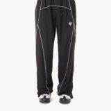 website_pic_main_tracksuits__0001s_0003s_0004s_0003_pantsblackfront.jpg