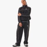 website_pic_main_tracksuits__0002s_0002s_0001s_0000_jacketblackpose2_82776fcc-f98e-4913-8659-456f117a3179.jpg